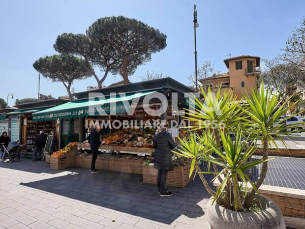 negozio in vendita a Roma in zona Trieste