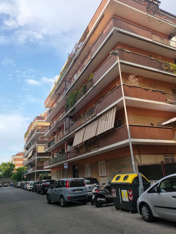 appartamento in vendita a Roma in zona Ostia