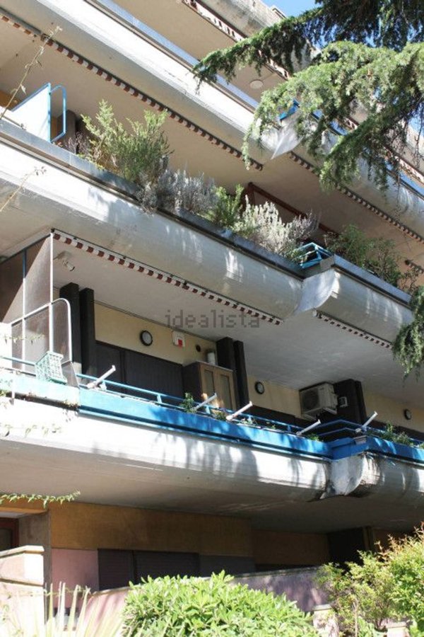 appartamento in vendita a Roma in zona Axa