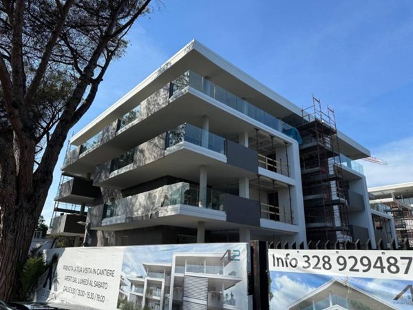 appartamento in vendita a Roma in zona Axa