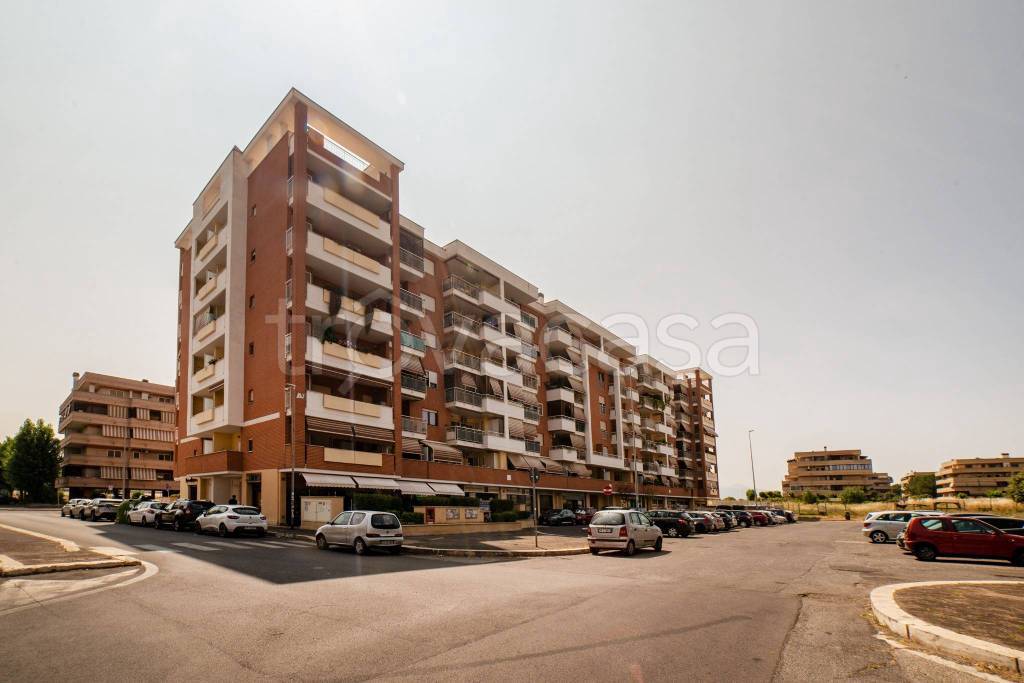 appartamento in vendita a Roma in zona Ponte di Nona