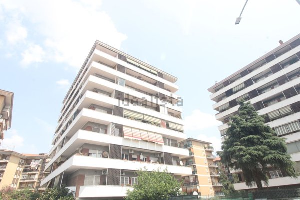 appartamento in vendita a Roma in zona Torre Spaccata