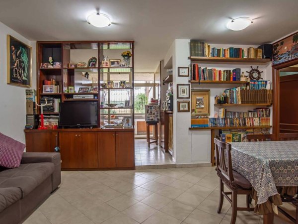 appartamento in vendita a Roma in zona EUR