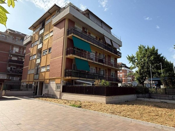 appartamento in vendita a Roma in zona Monte Sacro/Talenti