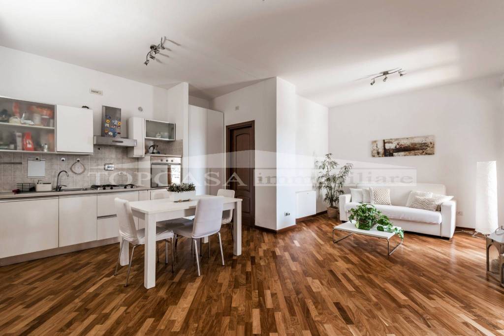 appartamento in vendita a Roma in zona Acilia