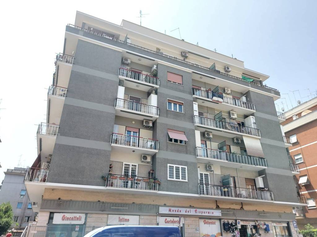 appartamento in vendita a Roma in zona Prenestino-Centocelle