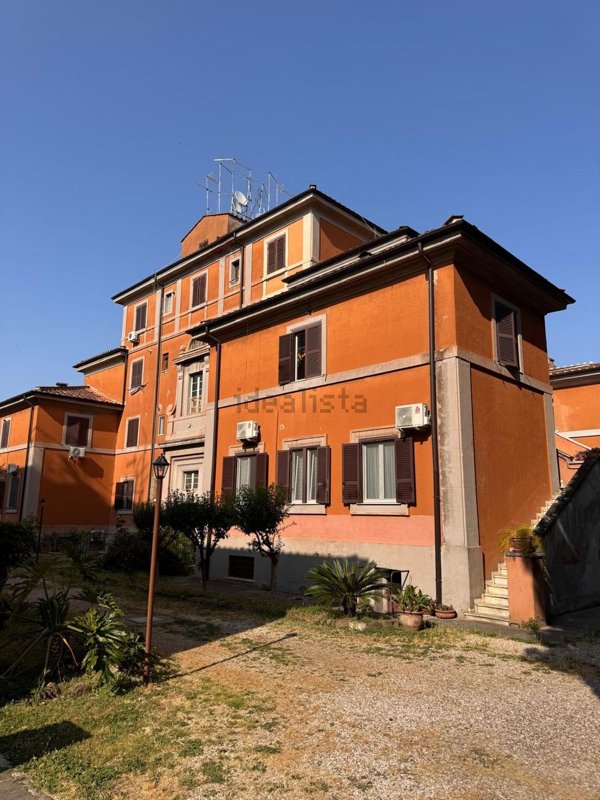 appartamento in vendita a Roma in zona Prenestino-Labicano