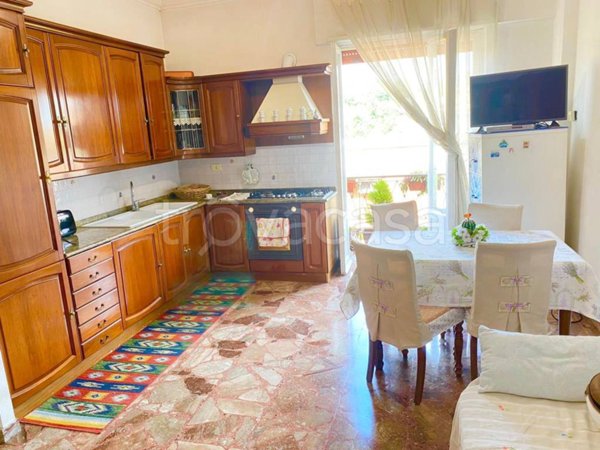 appartamento in vendita a Roma in zona Colle del Sole