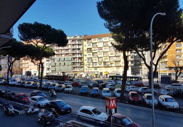 locale commerciale in vendita a Roma in zona Appio Claudio