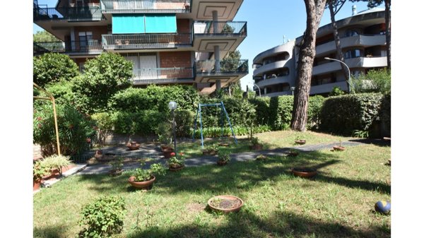casa indipendente in vendita a Roma