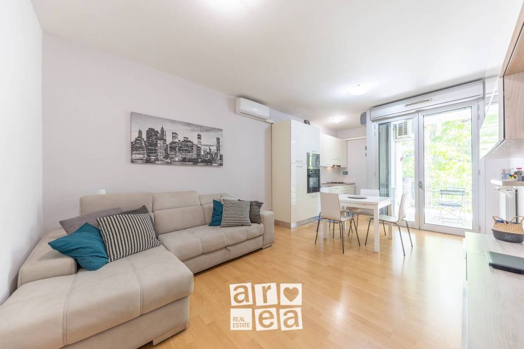 appartamento in vendita a Roma in zona Ostiense