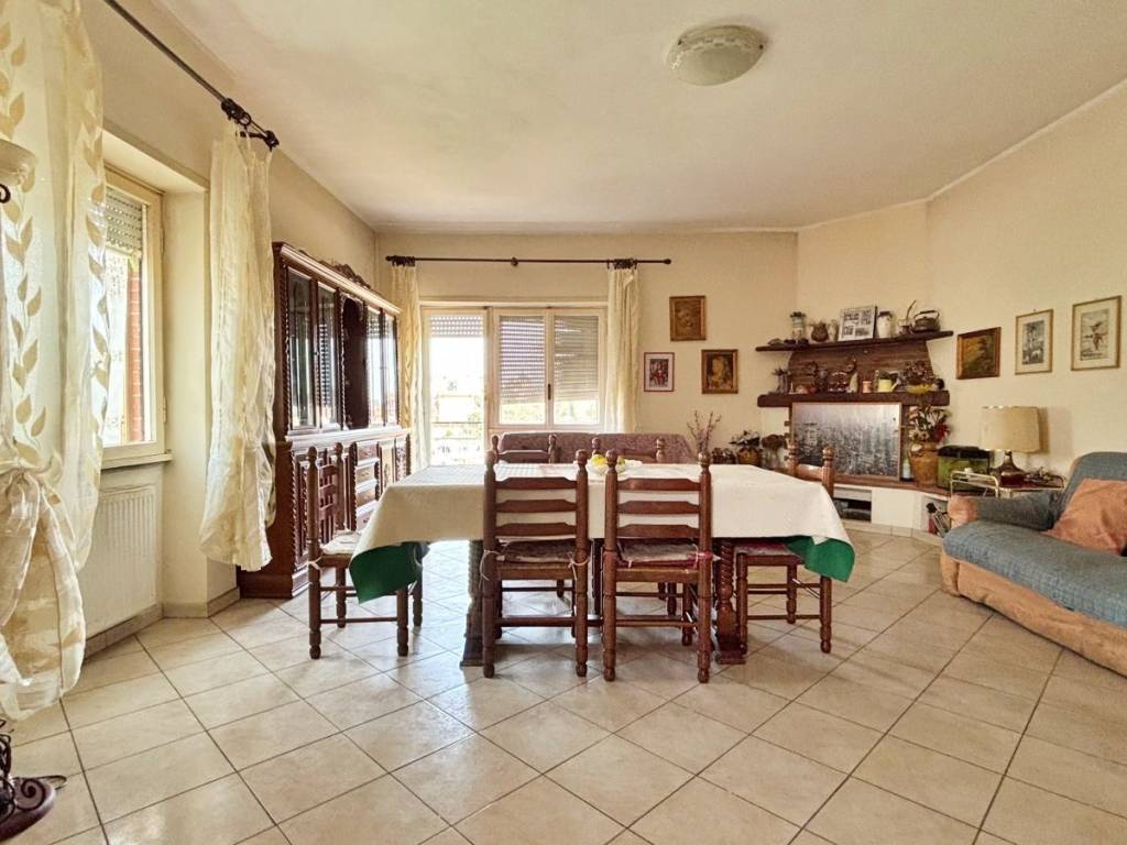 appartamento in vendita a Roma in zona Selva Candida