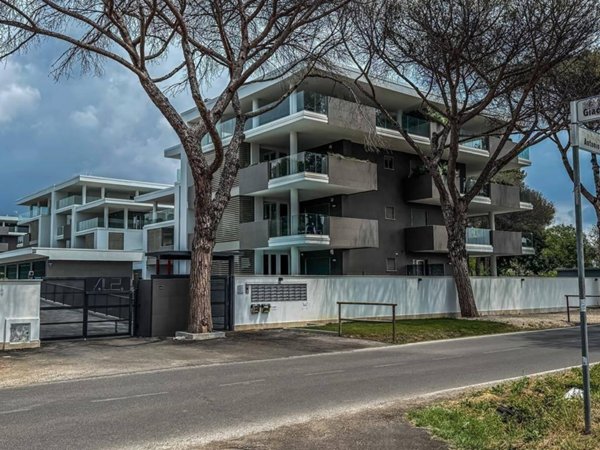 appartamento in vendita a Roma in zona Infernetto