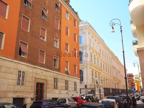 appartamento in vendita a Roma in zona Esquilino