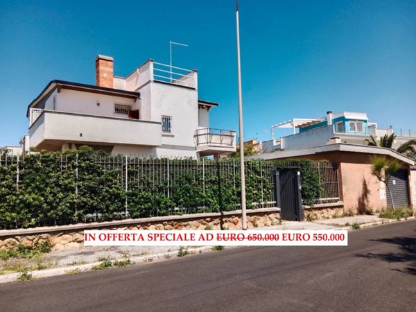 casa indipendente in vendita a Roma in zona Ostiense
