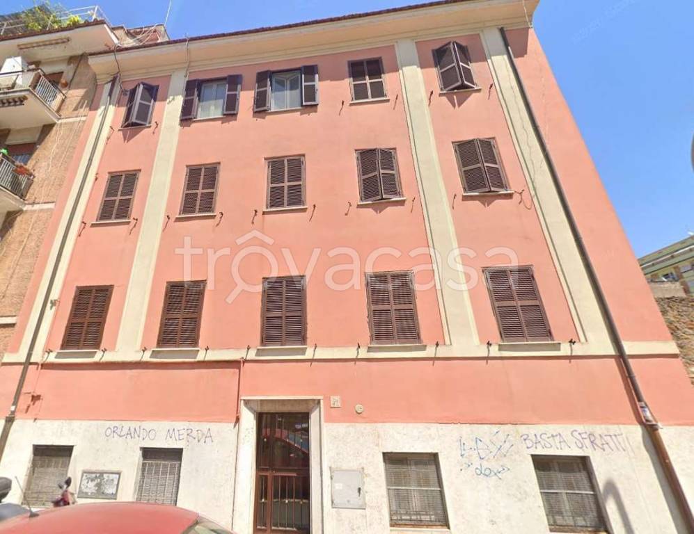 appartamento in vendita a Roma in zona Tuscolano