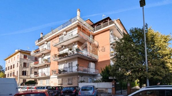 appartamento in vendita a Roma in zona Tuscolano