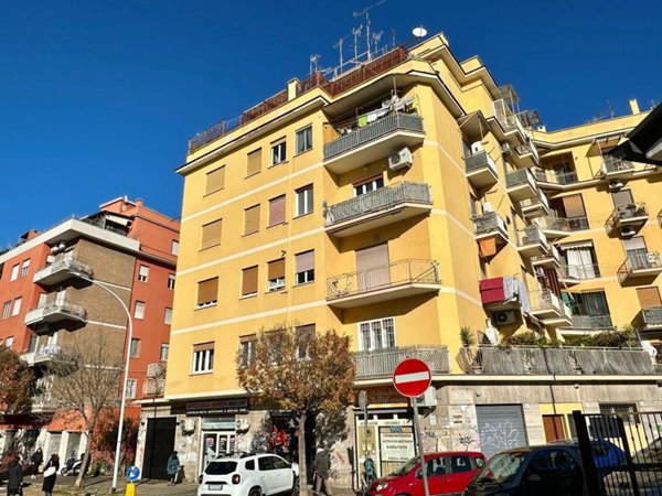appartamento in vendita a Roma in zona Castro Pretorio