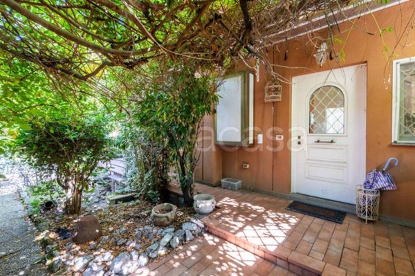 casa indipendente in vendita a Roma in zona Axa