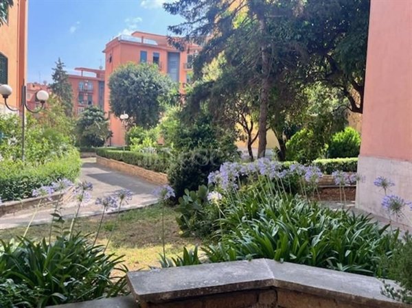 appartamento in vendita a Roma in zona Ostiense