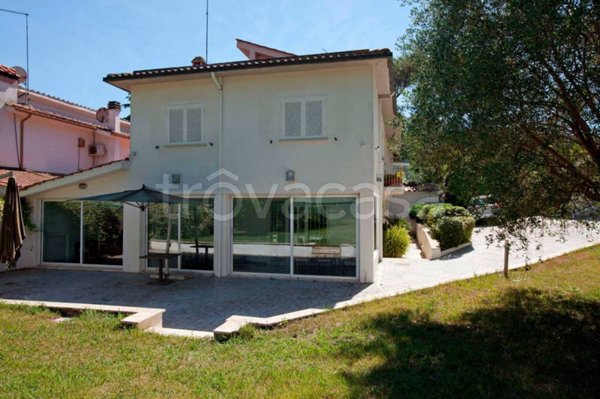 casa indipendente in vendita a Roma in zona Massimina/Casal Lumbroso