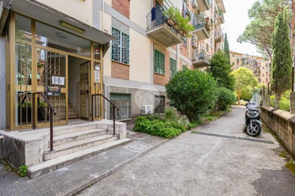 appartamento in vendita a Roma in zona Cinecittà