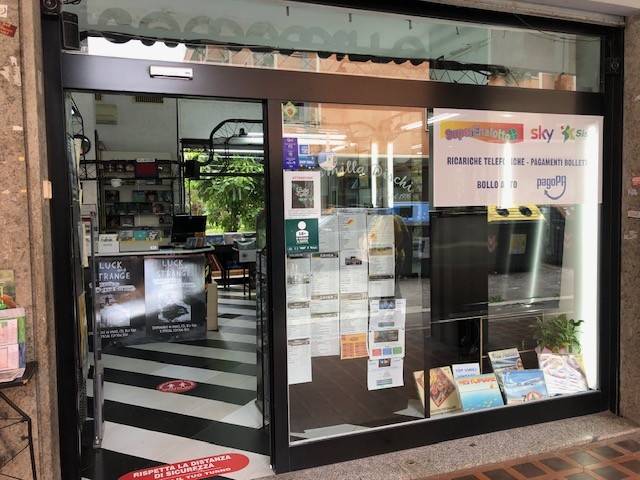 negozio in vendita a Roma in zona Castel Fusano