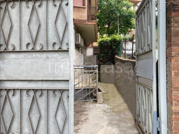 negozio in vendita a Roma in zona Gianicolense