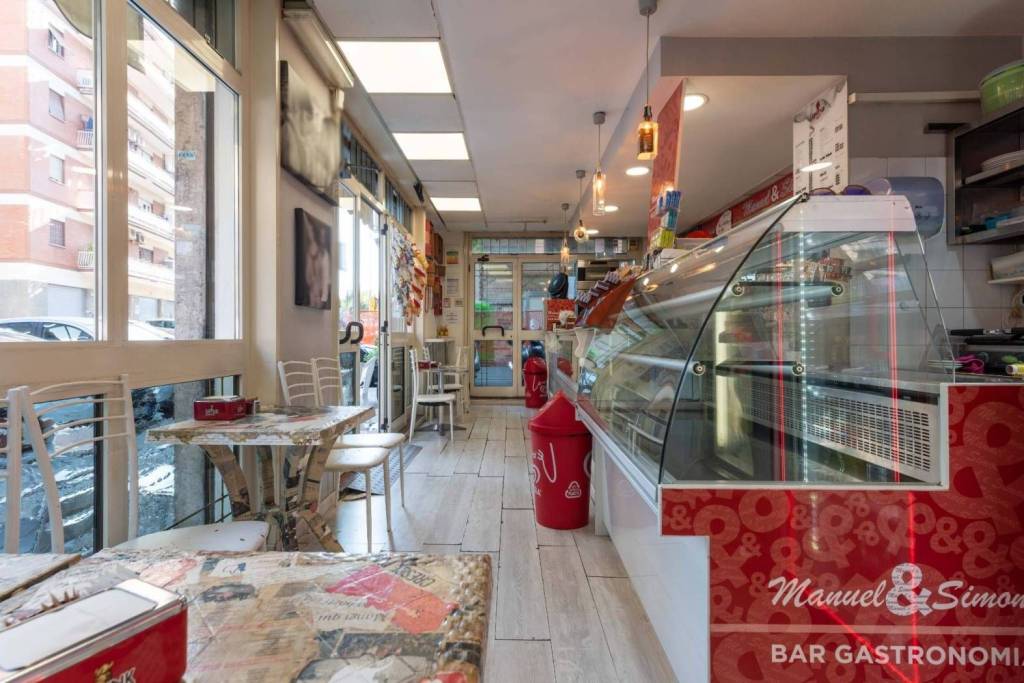 negozio in vendita a Roma in zona Collatino