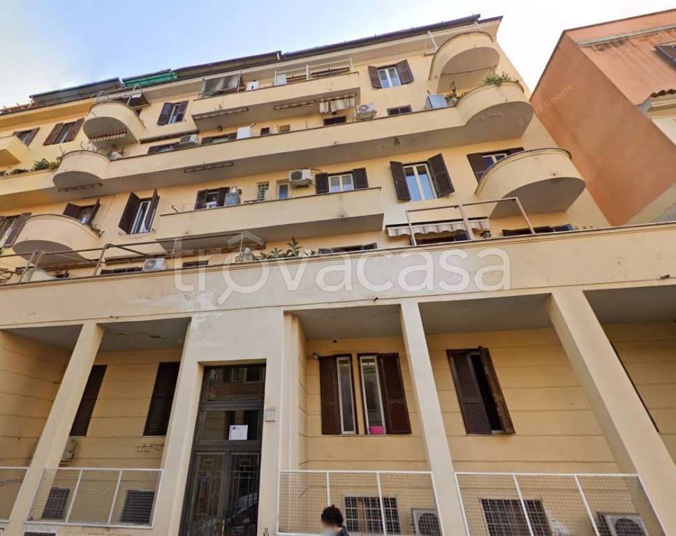 appartamento in vendita a Roma in zona Tuscolano