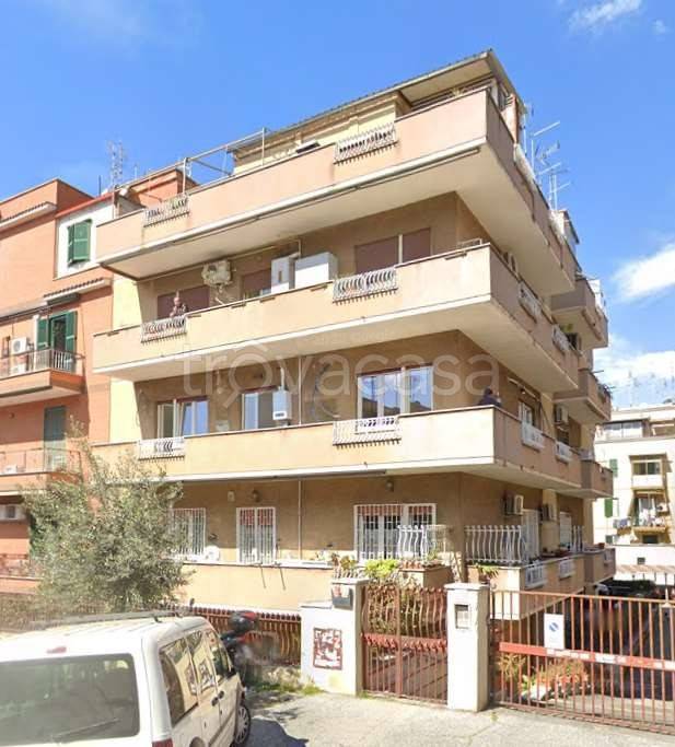 appartamento in vendita a Roma in zona Prenestino-Centocelle