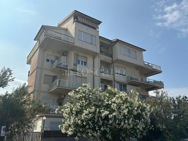 appartamento in vendita a Roma in zona Ostia