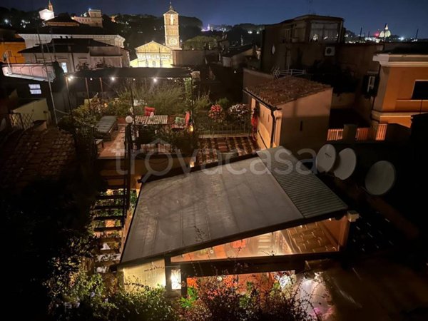 appartamento in vendita a Roma in zona Trastevere