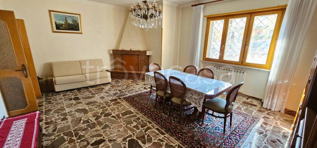 casa indipendente in vendita a Roma in zona Valle Muricana