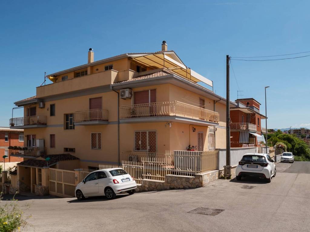 appartamento in vendita a Roma in zona Finocchio