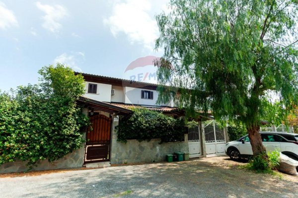 casa indipendente in vendita a Roma in zona Case Rosse