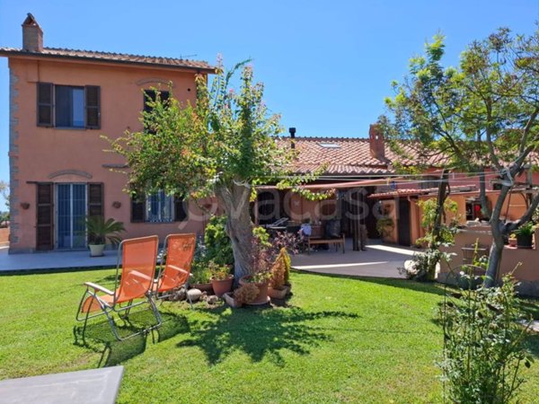 casa indipendente in vendita a Roma in zona Trigoria
