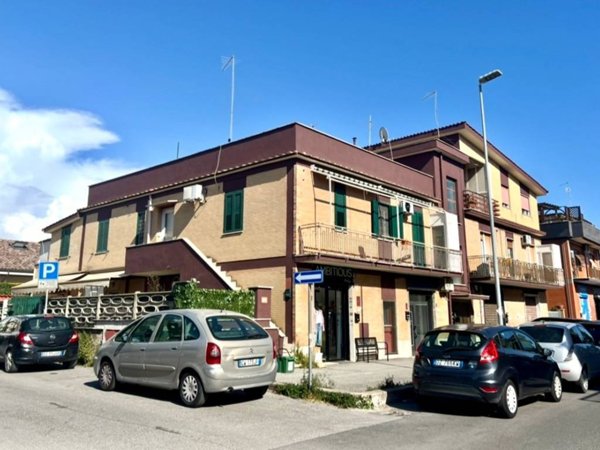 appartamento in vendita a Roma in zona Dragona/Bagnoletto