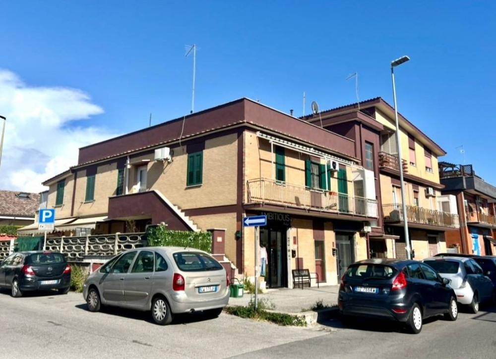 appartamento in vendita a Roma in zona Dragona/Bagnoletto