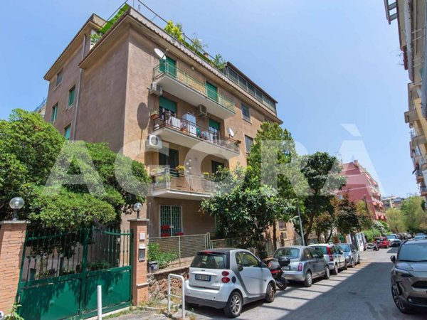 appartamento in vendita a Roma in zona Gianicolense