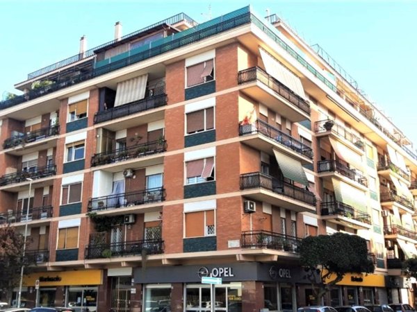 appartamento in vendita a Roma in zona Ostia