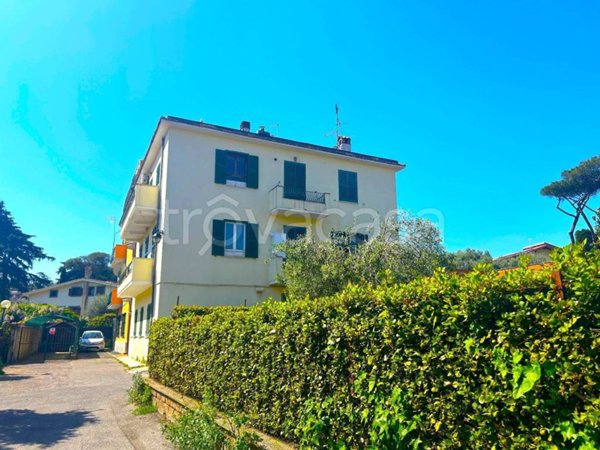 appartamento in vendita a Roma in zona Appio Pignatelli