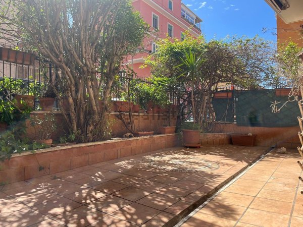 appartamento in vendita a Roma in zona Gianicolense