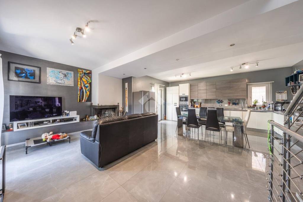 casa indipendente in vendita a Roma in zona Castelverde