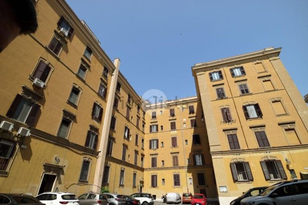 appartamento in vendita a Roma in zona Esquilino