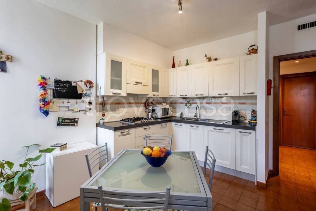 appartamento in vendita a Roma in zona Ardeatino