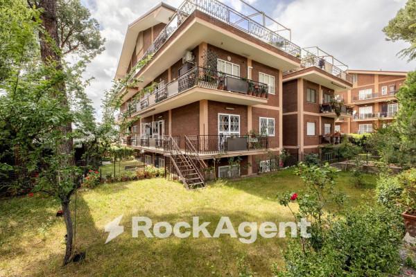 appartamento in vendita a Roma in zona Torre Gaia