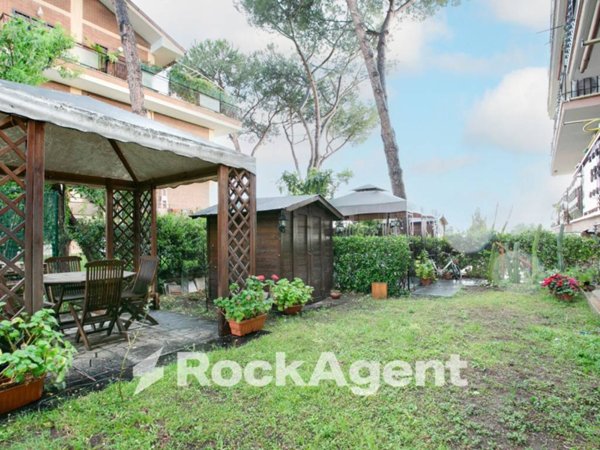 appartamento in vendita a Roma in zona Torre Gaia