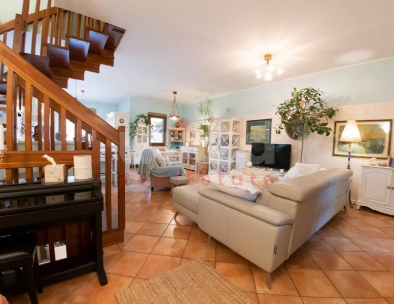 casa indipendente in vendita a Roma in zona Acilia