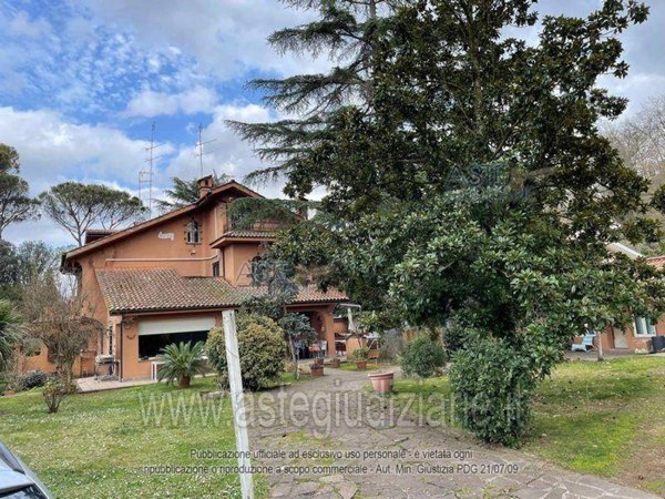 casa indipendente in vendita a Roma in zona Monte Sacro/Talenti